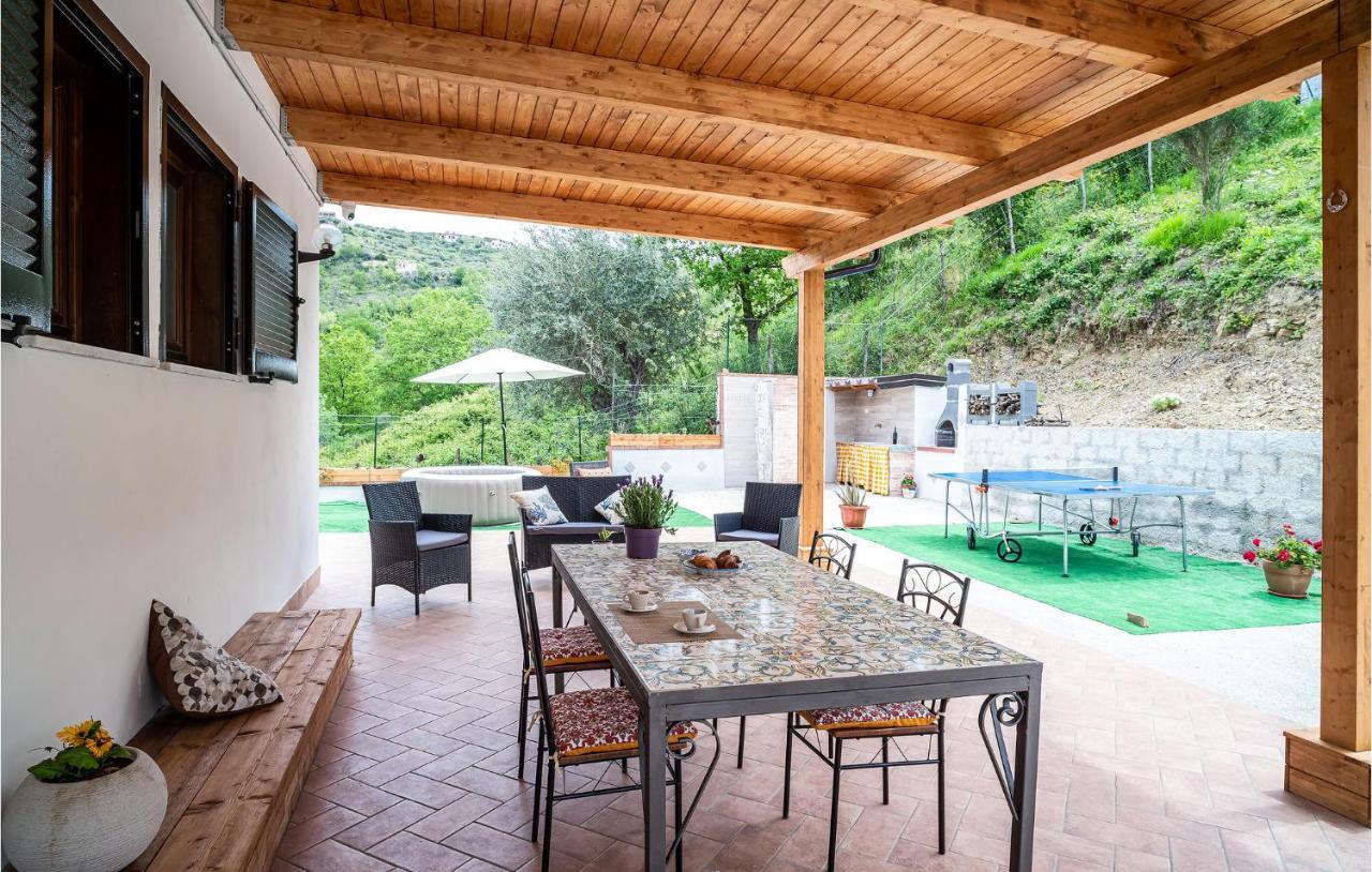 Nice Home In Laureana Cilento With 3 Bedrooms, Wifi And Jacuzzi Room photo
